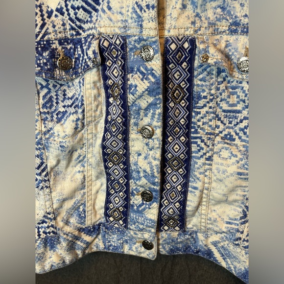 Chicos cropped denim jacket artisan beaded design - Picture 4 of 10
